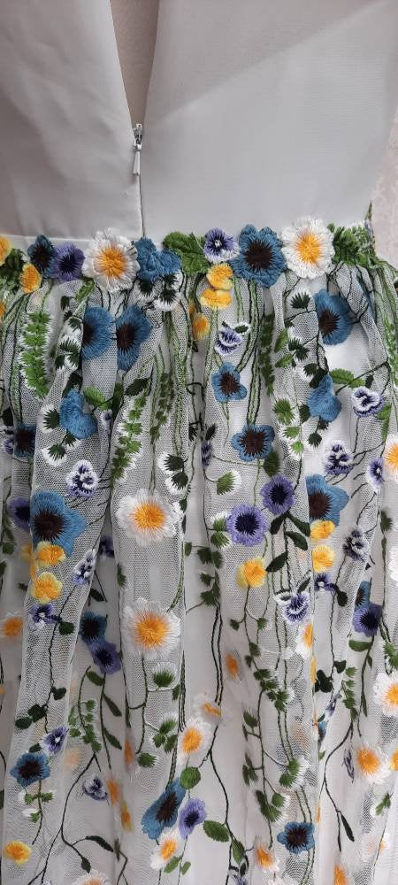 Detachable floral wedding train / Daisy flowers bridalwear / Wildflower wedding skirt / Something blue floral bridal train